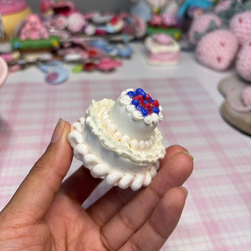 berries n cream cake! Desk deco
