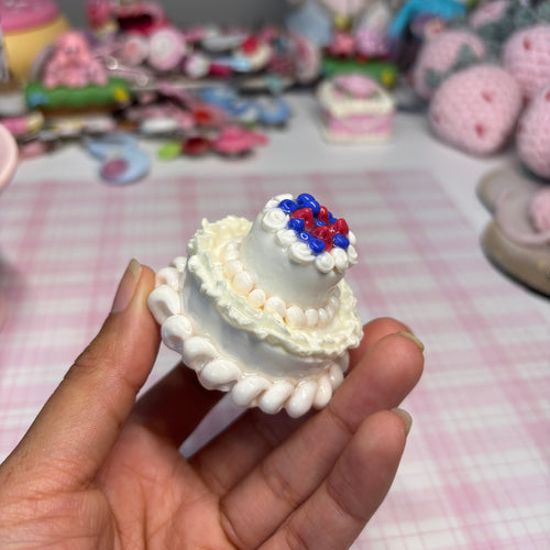 berries n cream cake! Desk deco