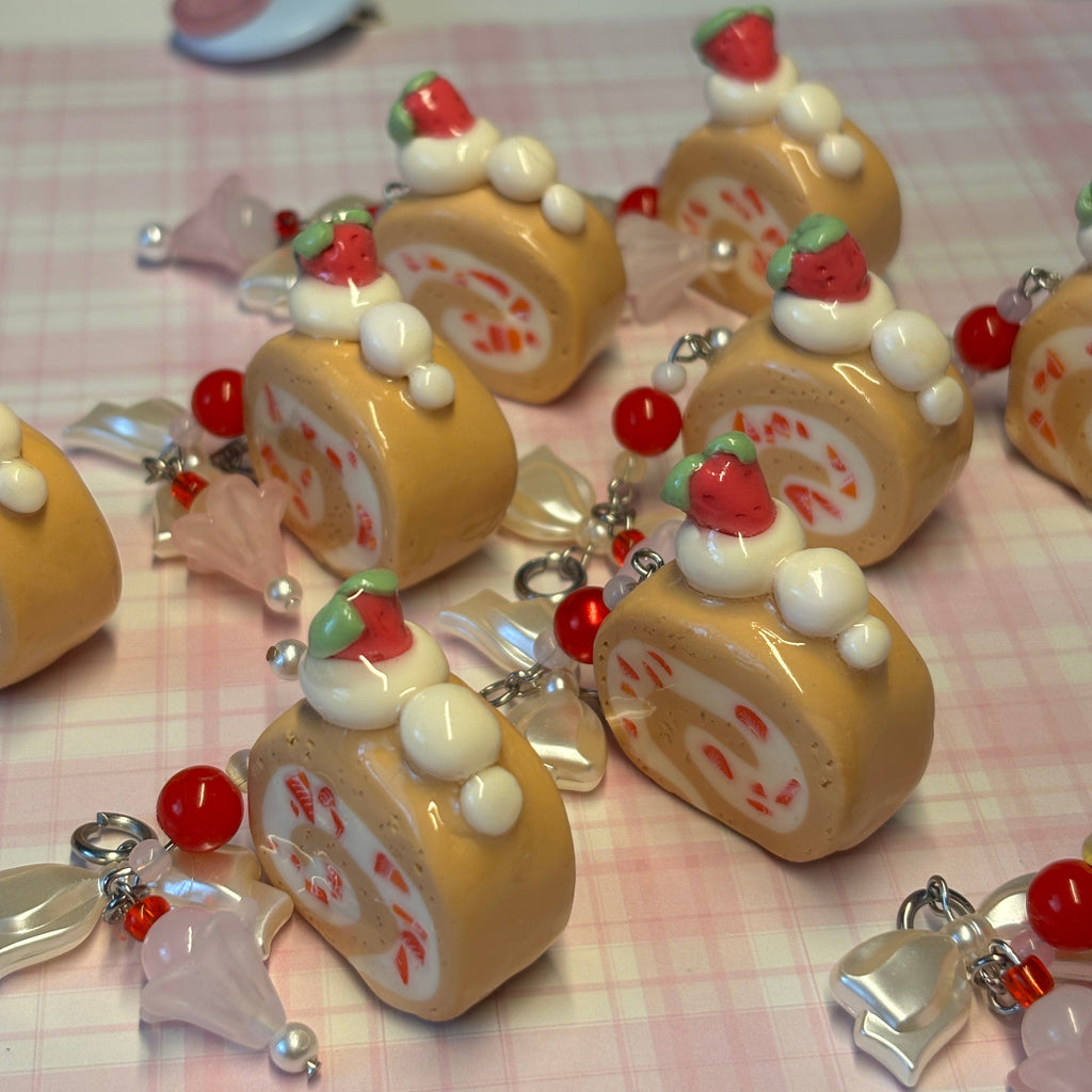 Strawberry roll cake ಄ keychain
